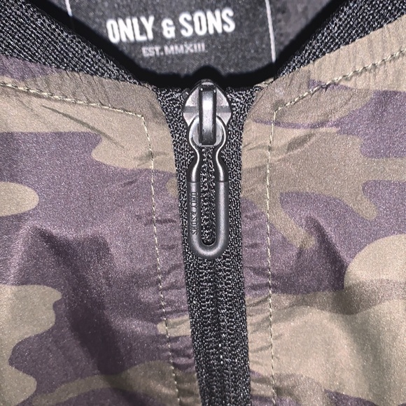 CAMO JACKET - Picture 3 of 4